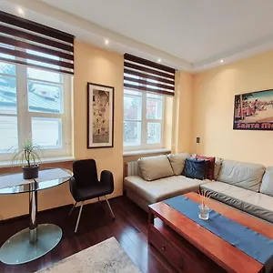 Apartament Krakowskie Przedmiescie 57, Warszawa